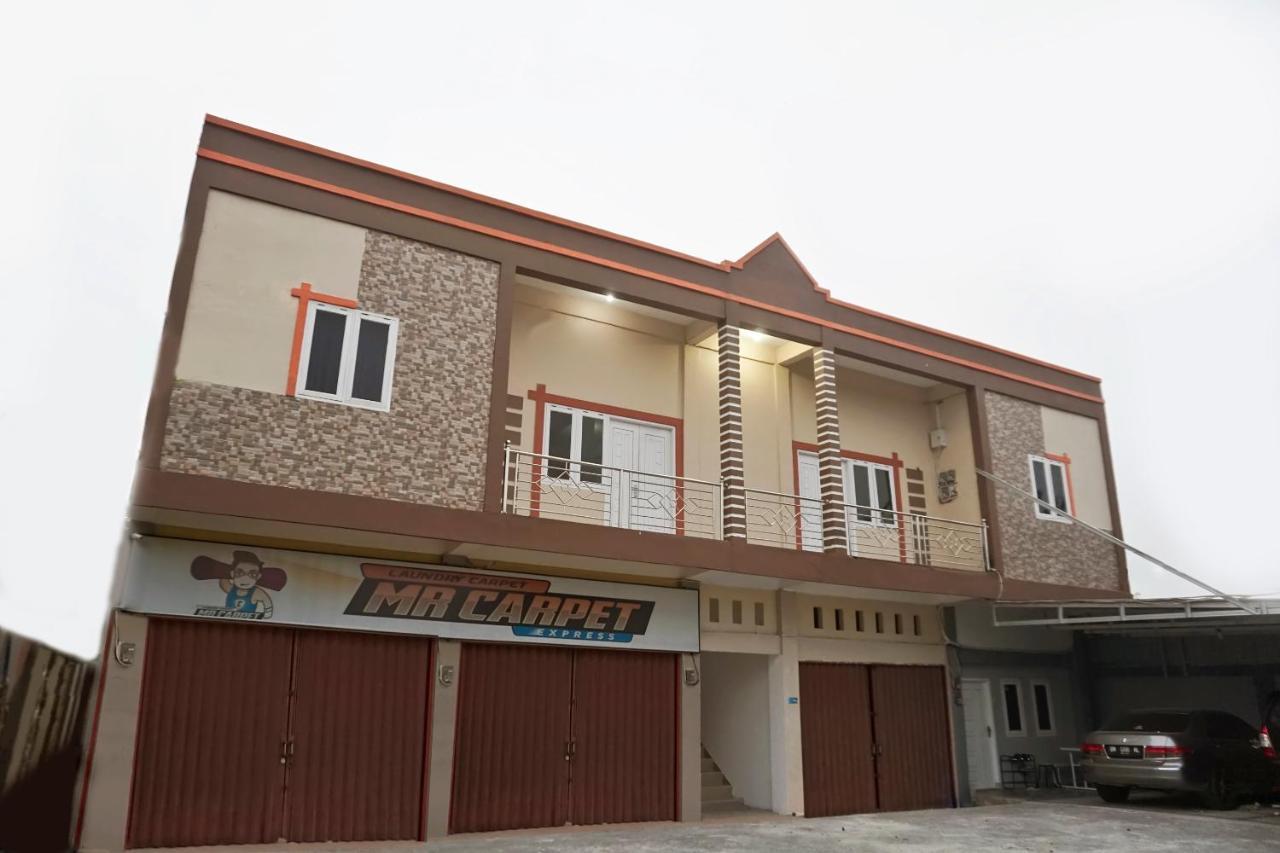 Reddoorz Syariah Near Sultan Syarif Kasim II Airport Hotel Pekanbaru Exterior photo